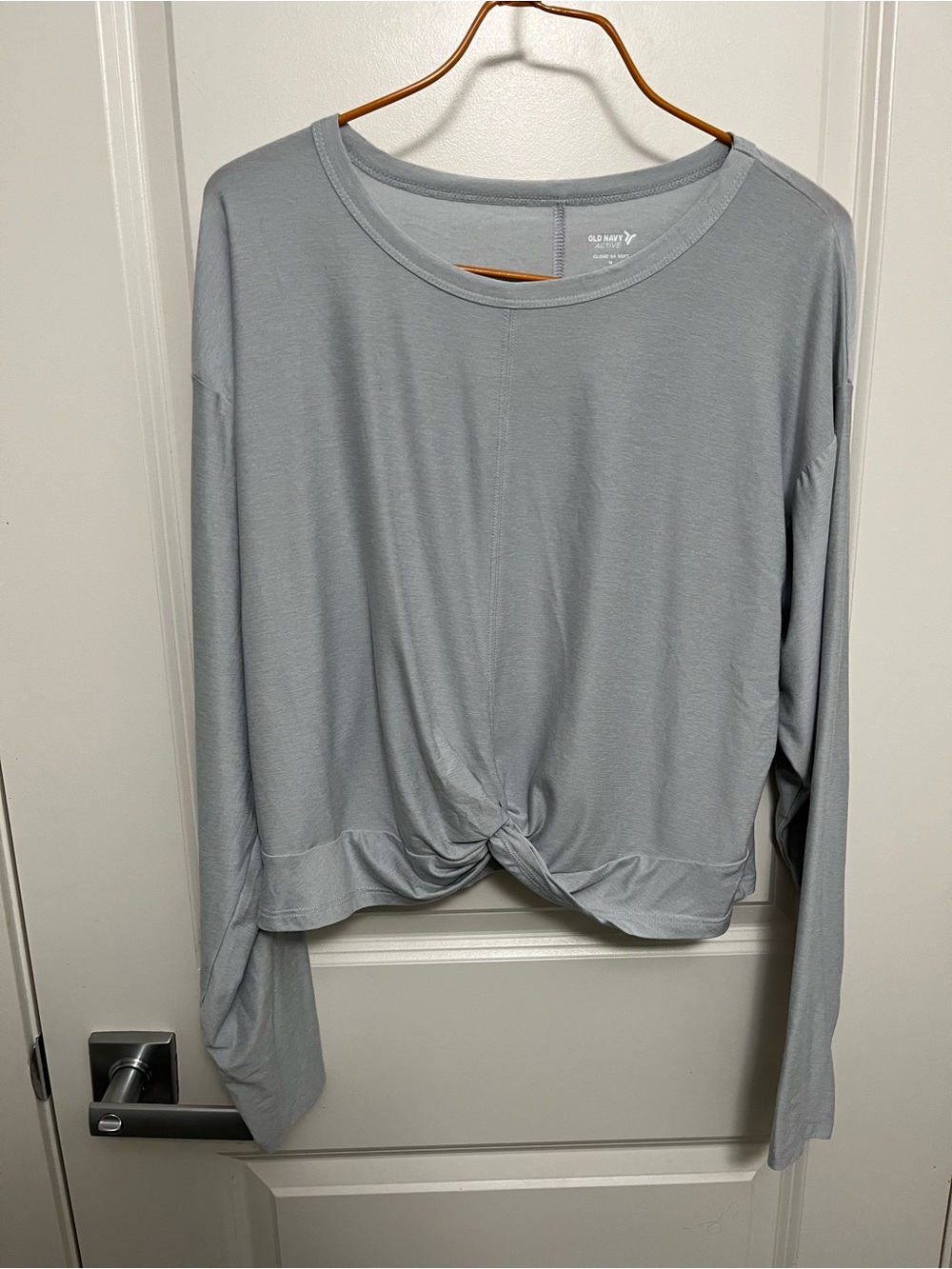 Old Navy Women's Light Blue Long-Sleeve Knot Front Cropped Top in size M